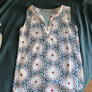 Loft sleeveless tank adorable with jeans and navy blue shorts